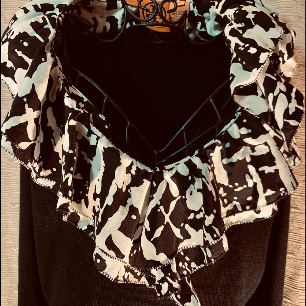 Tory Burch XS black and white sweater